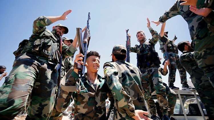 الحكومة السورية تكافئ ذوي الشهداء وجرحى الجيش بدرجات تفضيلية عند التوظيف