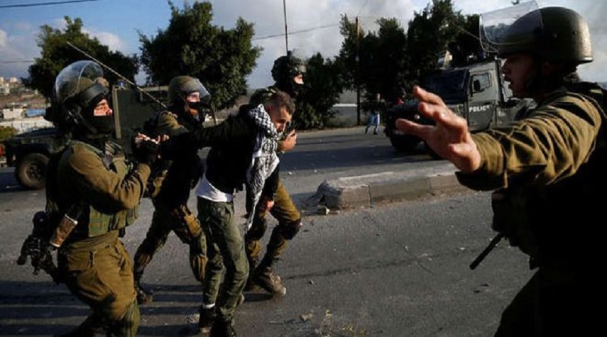 استشهاد فلسطيني جراء اعتداء قوات الاحتلال عليه واعتقال العشرات في الضفة