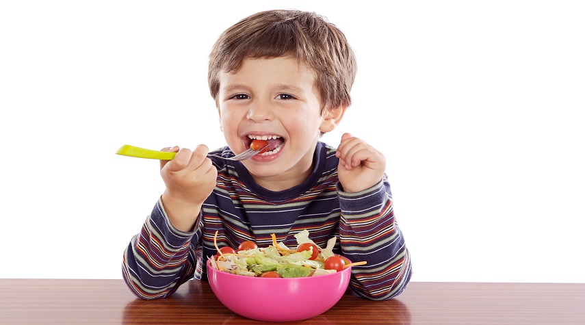 كيف نساعد أطفالنا على تناول الأطعمة الصحية؟