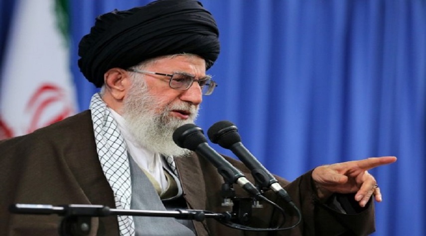 قائد الثورة الاسلامية: خيارنا الصمود والمقاومة