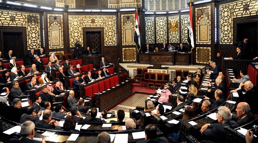 برلمانيون سوريون يطالبون بتثبيت العمال المؤقتين