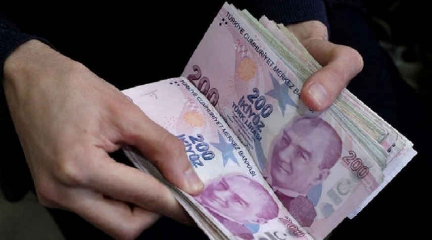 "بلومبرغ": تركيا تعيد فرض ضريبة على مبيعات العملات الأجنبية