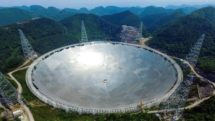 الصين تبدأ تشغيل تلسكوبها العملاق بحثا عن حياة خارج الأرض