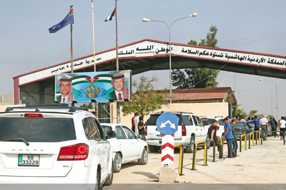 الأردن: أكثر من ألف شاحنة عبرت الحدود من سورية منذ بداية رمضان