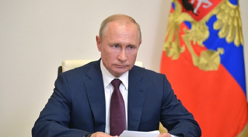 بوتين يصدر مرسوما بنشر نص الدستور المعدل