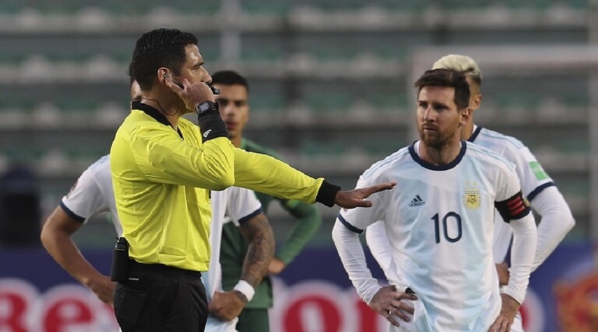 لاعب بوليفيا يثير غضب ميسي «فيديو»