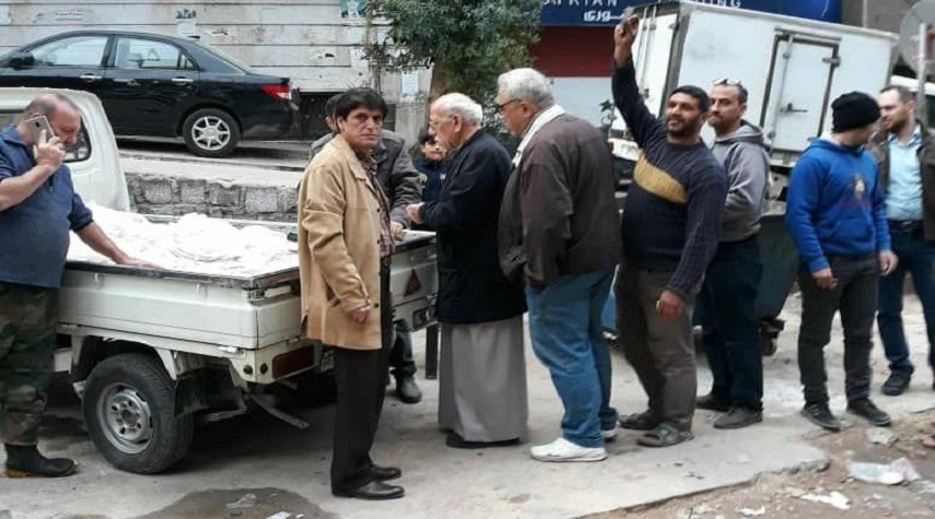 تخفيفاً للازدحام.. سيارات جوالة لبيع الخبز في أحياء دمشق