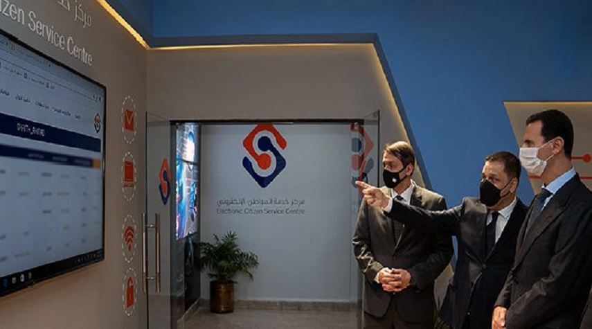 بالصور.. الرئيس الأسد يزور مركز خدمة المواطن الإلكتروني 