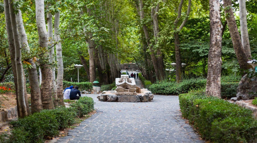 حديقة جَمشيديَة إحدى أهم الحدائق في العاصمة طهران 