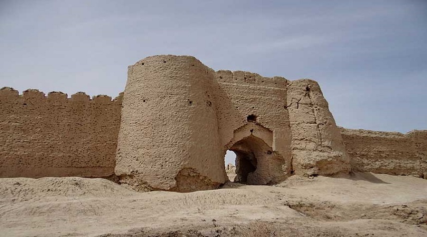 قلعة رستم معلم تاريخي شامخ في سيستان وبلوجستان 