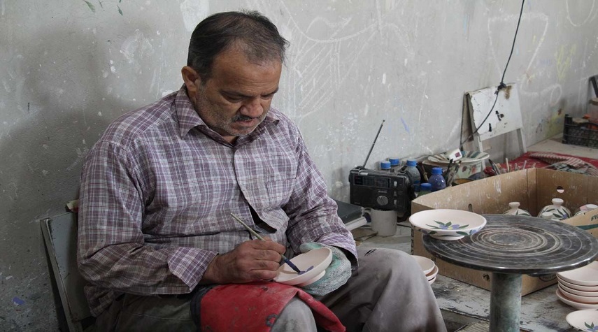 صناعة الفخار في مدينة ميبد الإيرانية