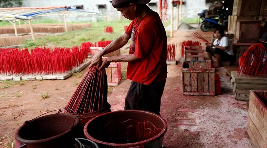 صناعة البخور اليدوي في إندونيسيا