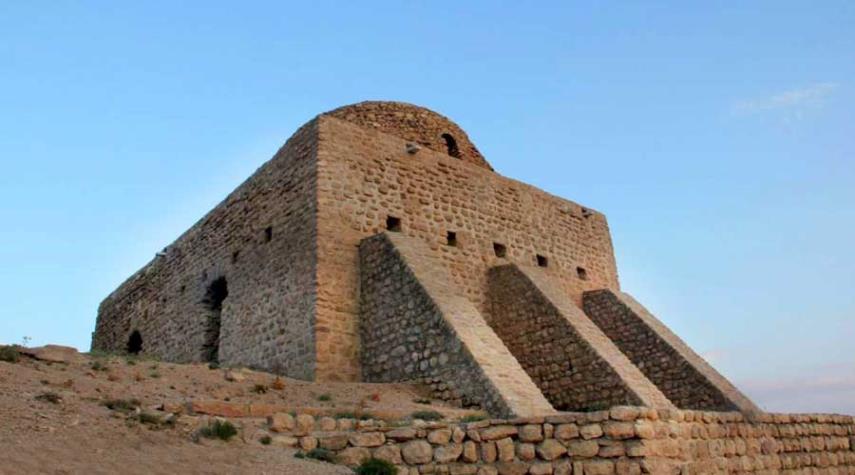 معبد نار اسباخو وجهة أساسية للسياح في إيران