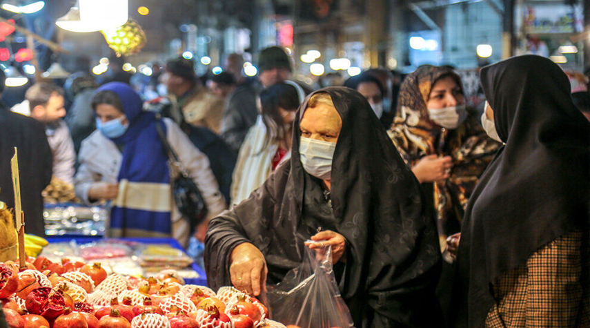 سوق مدينة قزوين عشية "ليلة يلدا"