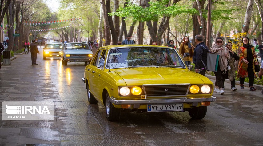 رالي السيارات الكلاسيكية في اصفهان