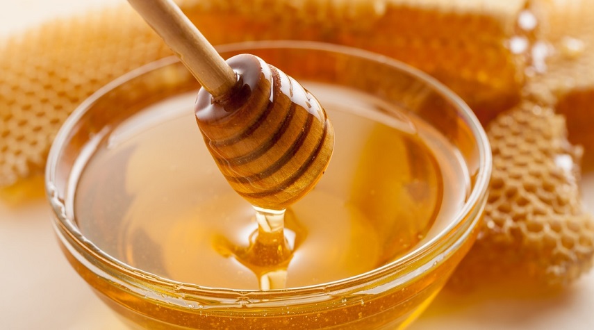 طريقة للتمييز بين العسل الخام والعسل التجاري؟