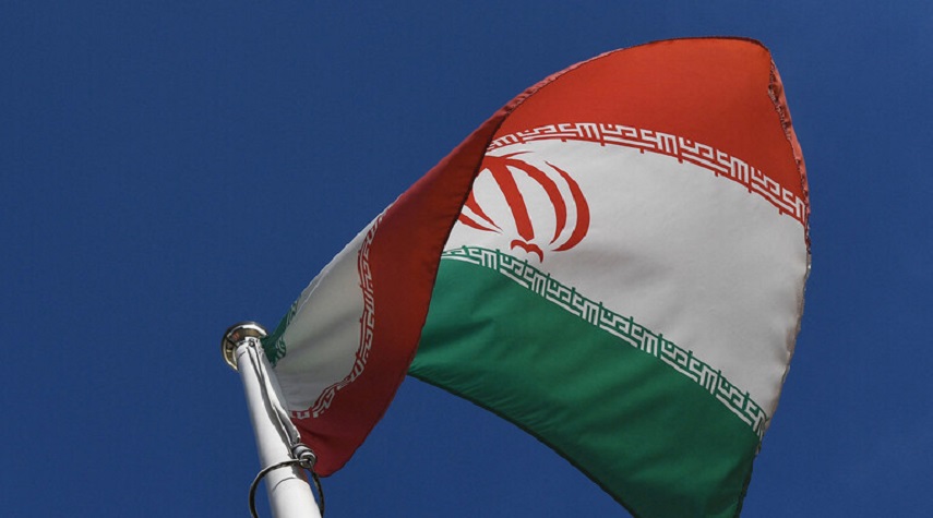 إيران تزيح الستار عن طائرة النقل "سيمرغ" في أصفهان