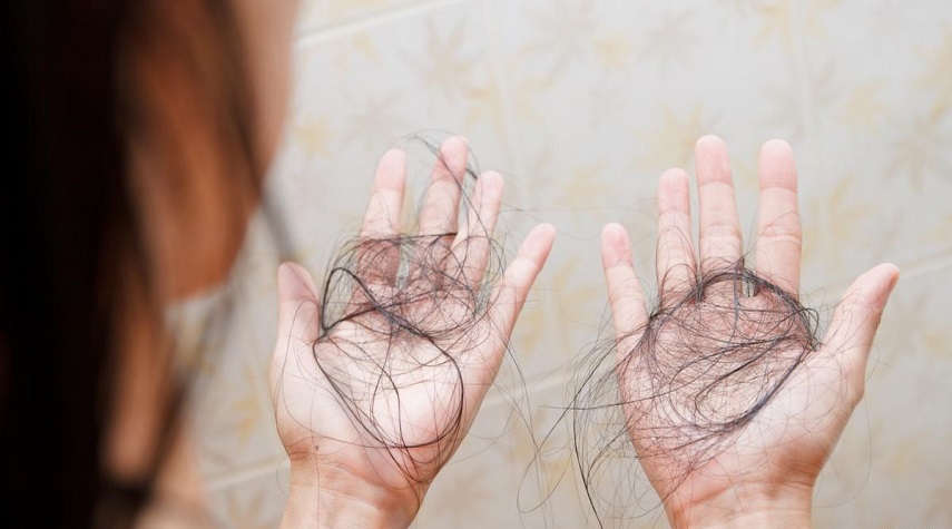 أكثر 10 أسباب شيوعاً لتساقط الشعر