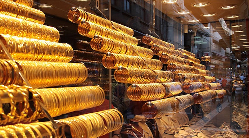 سعر الذهب يتراجع بمقدار 4 آلاف ليرة
