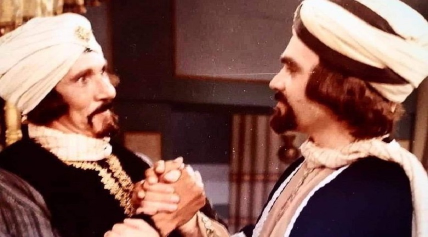 ياسر العظمة يسخر من قناة “الجزيرة”