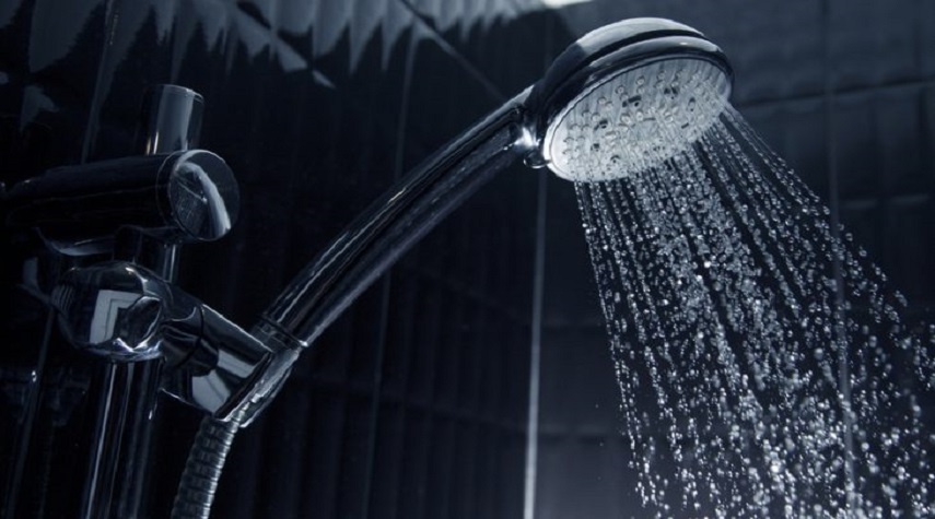 دراسة: الاستحمام بالماء البارد يسهم في إنقاص الوزن