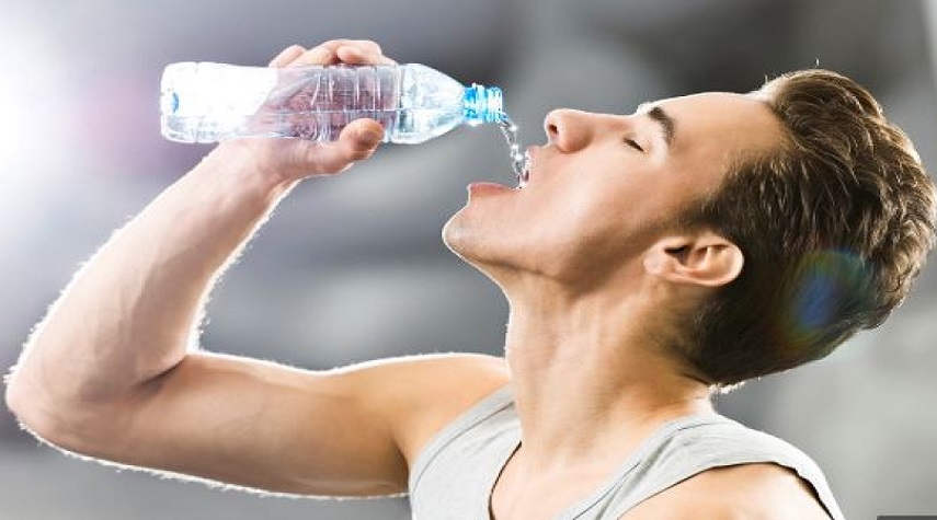 ماذا سيحدث لجسمك إذا جعلت الماء مشروبك الوحيد؟