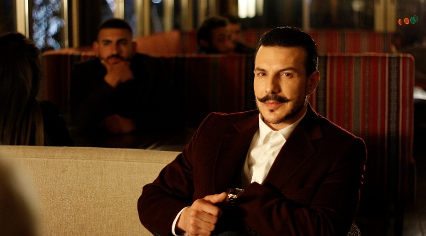 "بيمثل بنص عين".. مخرجة مصرية تنتقد باسل خياط