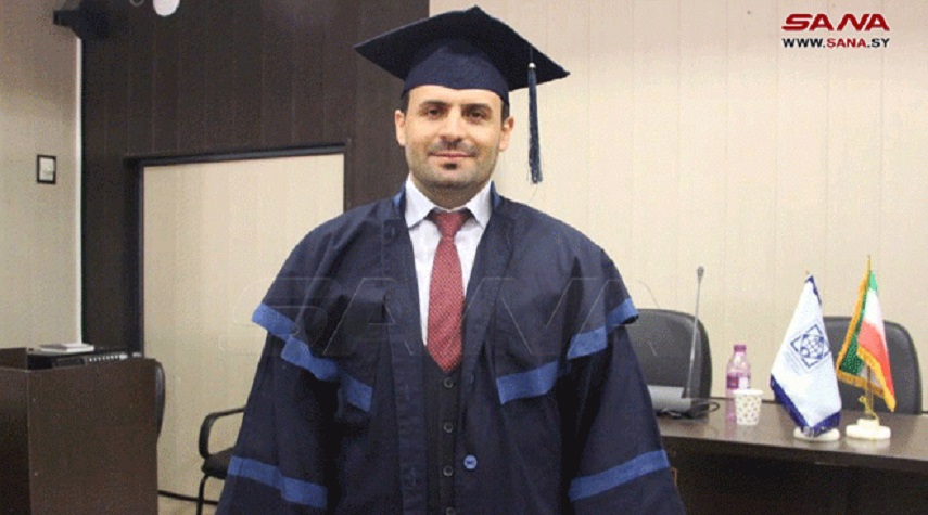 تكريم الطالب السوري حسام السلامة كطالب نموذجي على مستوى إيران