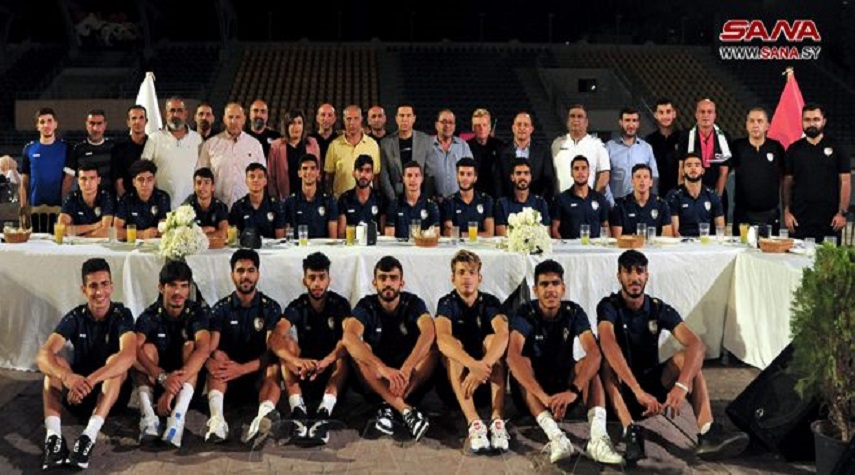 الاتحاد الرياضي العام يكرم منتخب سورية بكرة القدم للشباب 