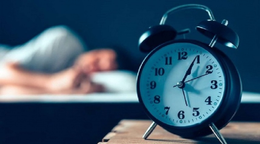 دراسة تكشف وجود علاقة بين الضوء الأزرق واضطرابات النوم
