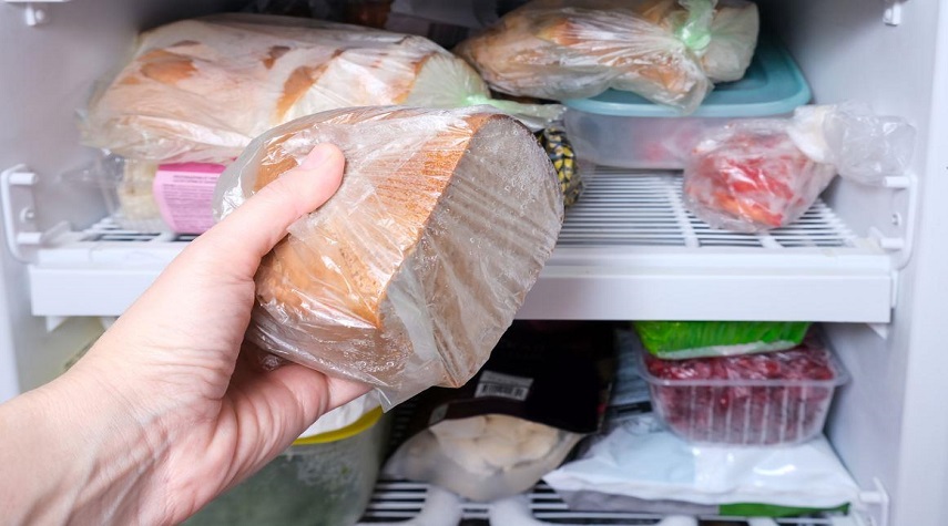 أضرار حفظ الخبز بالثلاجة
