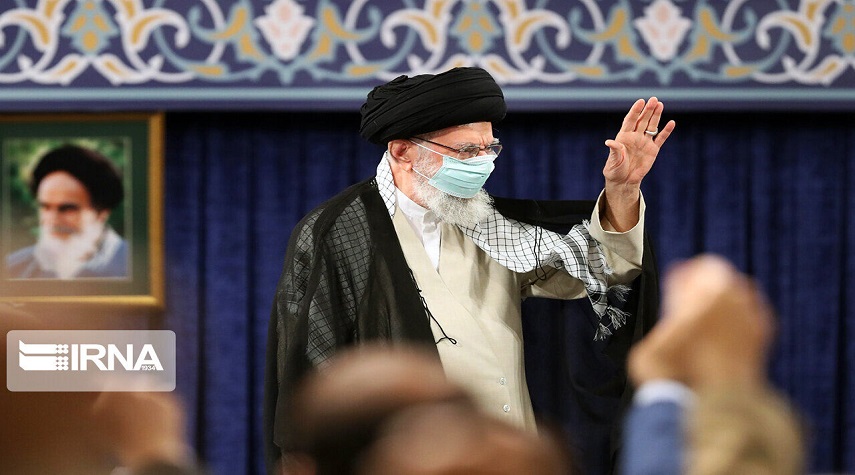 قائد الثورة الإسلامية: التعبئة هي الثقافة والفكر