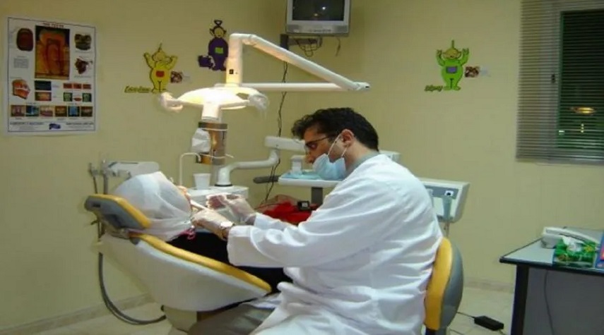 أطباء أسنان سوريين: اعتماد الأطباء في العمليات على المرضى من جنسيات غير سورية