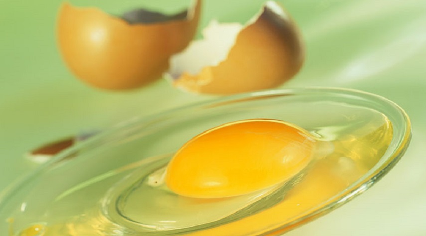 هل أكل البيض النيء سيء؟