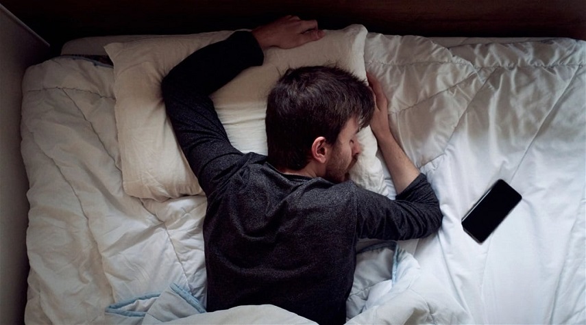 دراسة تحذر من خطورة النوم لفترات طويلة