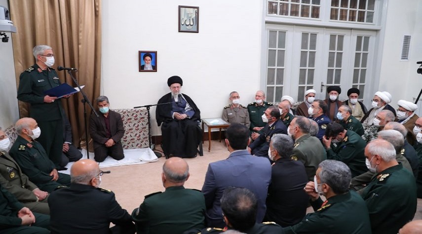 قائد الثورة الإسلامية يستقبل قادة القوات المسلحة في إيران