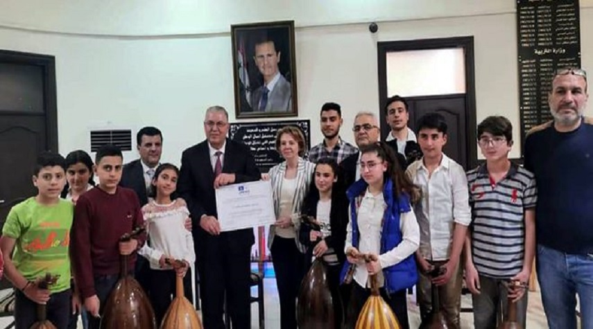 وزارة الثقافة تتسلم شهادة إدراج اليونسكو عنصر صناعة العود بسورية على قائمتها للتراث الإنساني