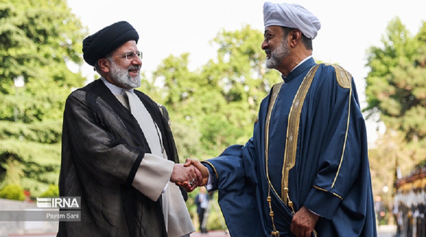 إيران وسلطنة عمان تتفقان على تنظيم وثيقة تعاون استراتيجية