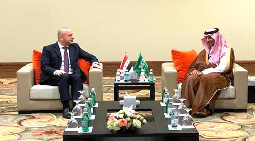 وزير السياحة يبحث مع نظيريه السعودي والأردني آفاق التعاون السياحي