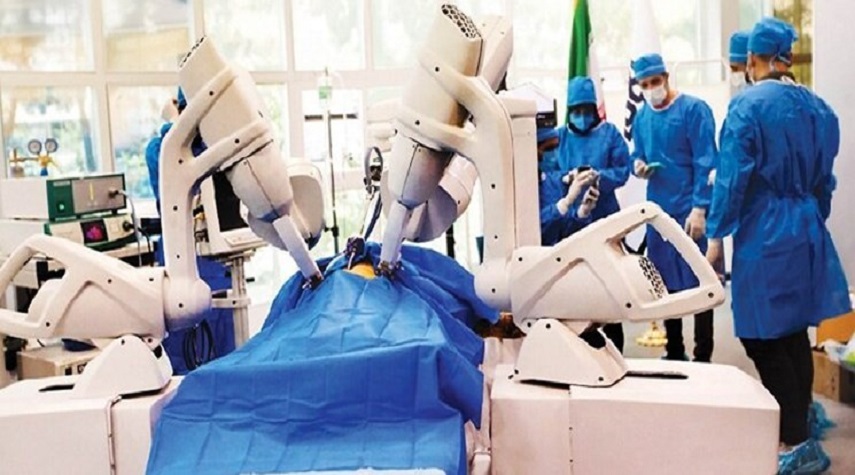 روبوت سينا الطبي الإيراني يكسر الاحتكار الأميركي ويتجه الى أسواق العالم