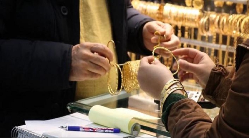خبير اقتصادي: استبدال الليرة السورية بالذهب هو مضاربة  قانونية صريحة على العملة المحلية