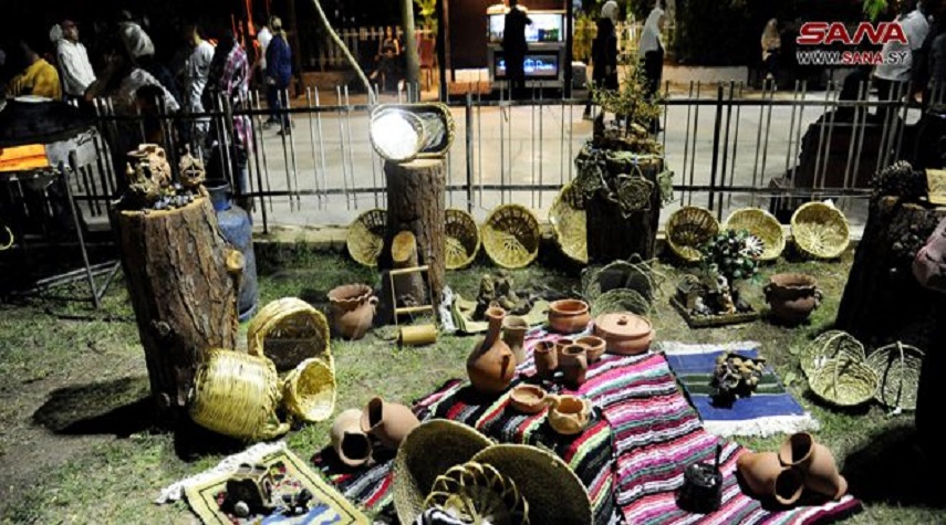 منتجات المرأة الريفية اليدوية والغذائية حاضرة في معرض الزهور بدمشق