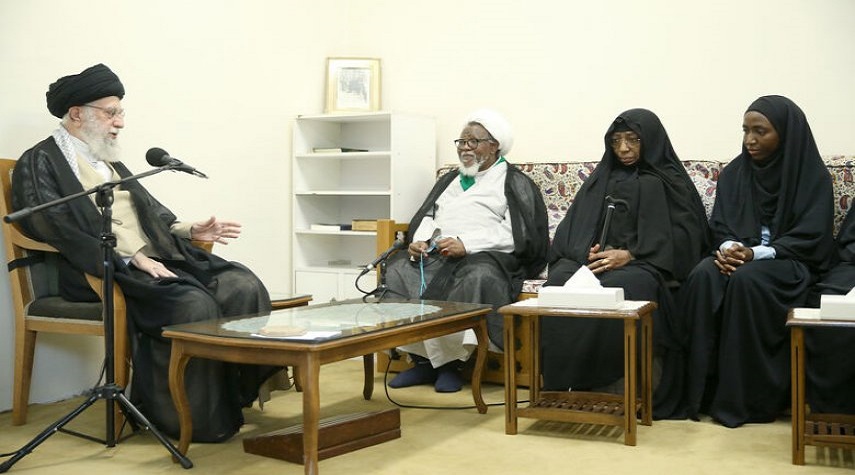 بالصور.. قائد الثورة الإسلامية يسقبل زعيم الحركة الإسلامية في نيجيريا 