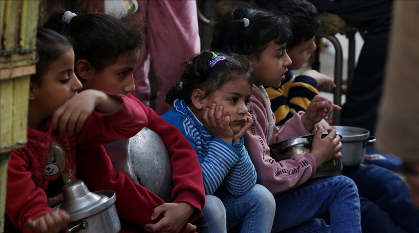في يوم الطفل العالمي.. صغار في غزة ينازعون من أجل الحياة