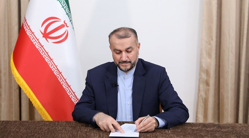 وزير الخارجية الإيراني يُعزي بضحايا الهجوم الإرهابي في مدينة راسك الإيرانية