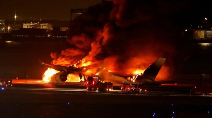 اندلاع النيران في طائرة يابانية على متنها 300 راكب