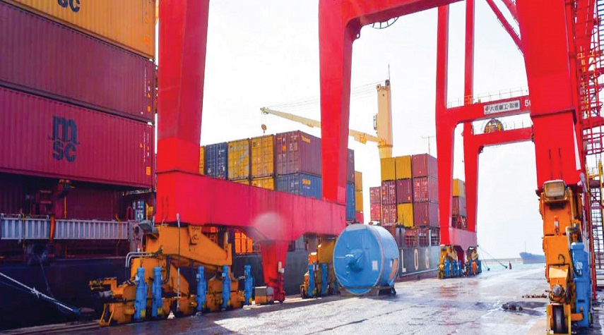 "تجارة دمشق": تصاعد التوترات في البحر الأحمر سيزيد من تكلفة نقل البضائع على مستوى العالم