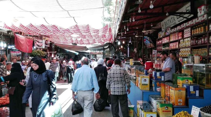 "تجارة دمشق" تتوقع انخفاضاً بأسعار السلع نتيجة انخفاض سعر الدولار