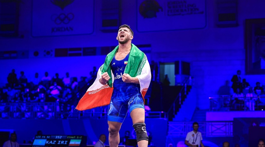  مصارع إيراني يحصد الميدالية الذهبية في منافسات بلغاريا