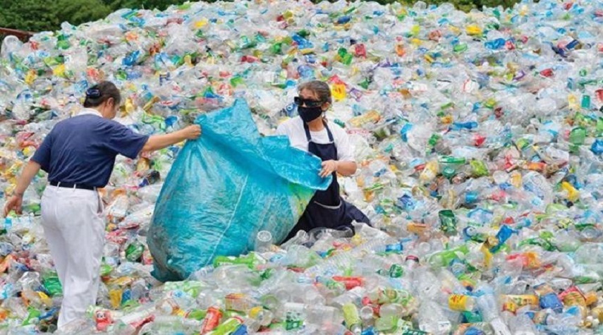 العلماء يكشفون عن أكثر من 16 ألف مادة كيميائية موجودة في البلاستيك
